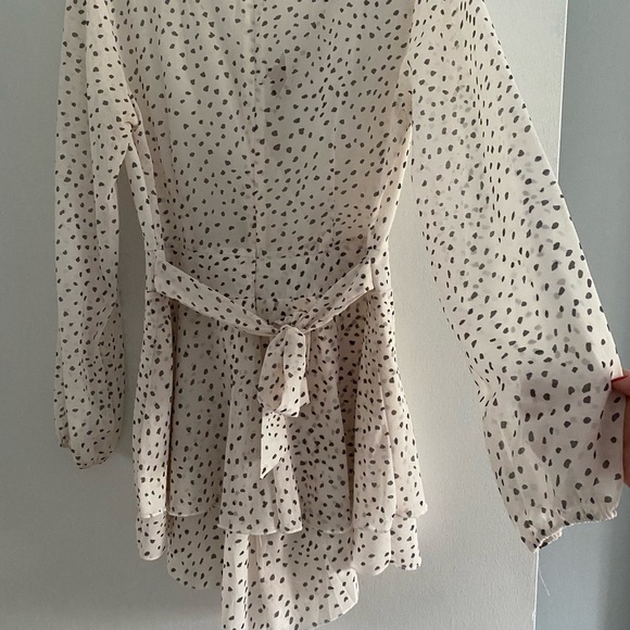 White long sleeve romper - Picture 2 of 3